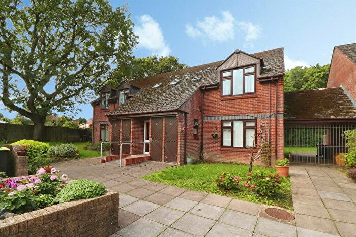 1 Bedroom Flat For Sale In Oakmeadow Court, St. Mellons, Cardiff, CF3