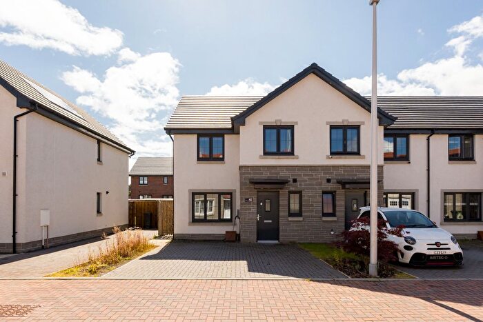 3 Bedroom End Of Terrace House For Sale In Mushet Road, Livingston, EH54