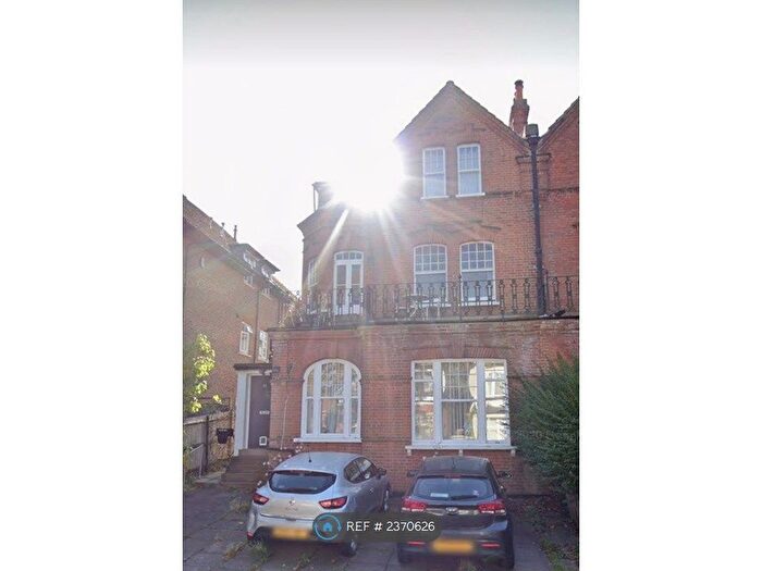 2 Bedroom Flat To Rent In Egmont Road, Sutton, SM2