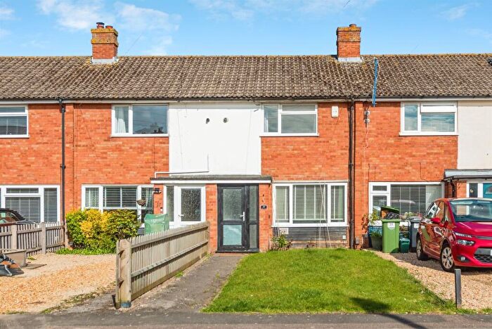 2 Bedroom Terraced House For Sale In Parsons Mead, Abingdon, OX14