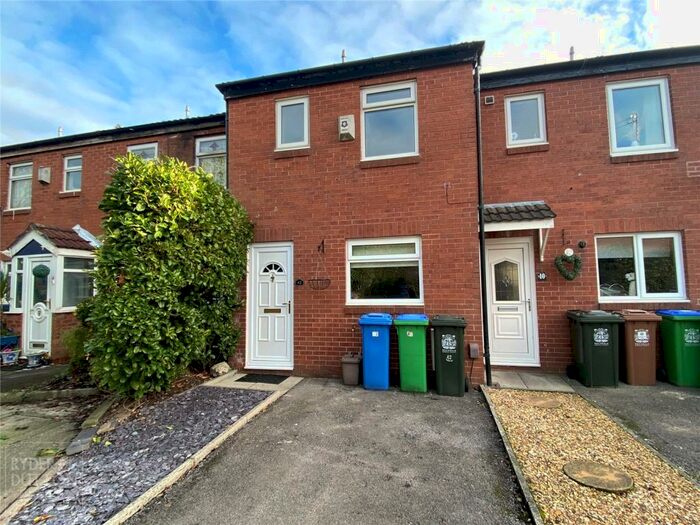 2 Bedroom Town House To Rent In Lawnbank Close, Middleton, Manchester, M24