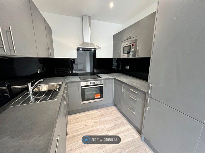 2 Bedroom Flat To Rent In New Eltham, London, SE9