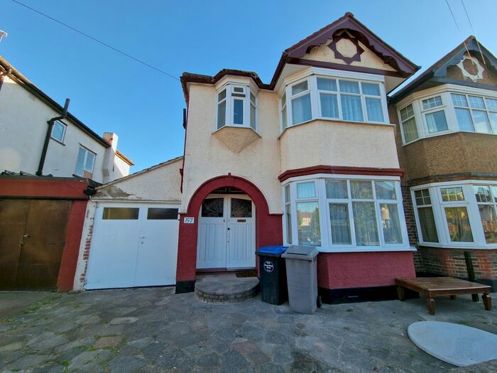 3 Bedroom Terraced House To Rent In Fleetwood Road, Willesden Green, NW10