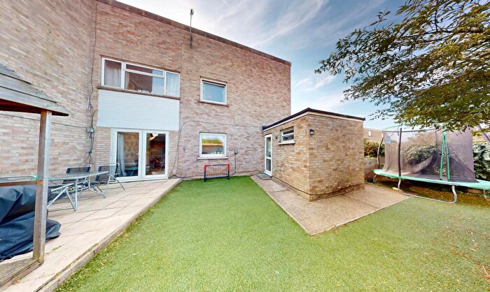 3 Bedroom End Of Terrace House For Sale In Crawley Close, Corringham, Stanford-Le-Hope, Essex, SS17