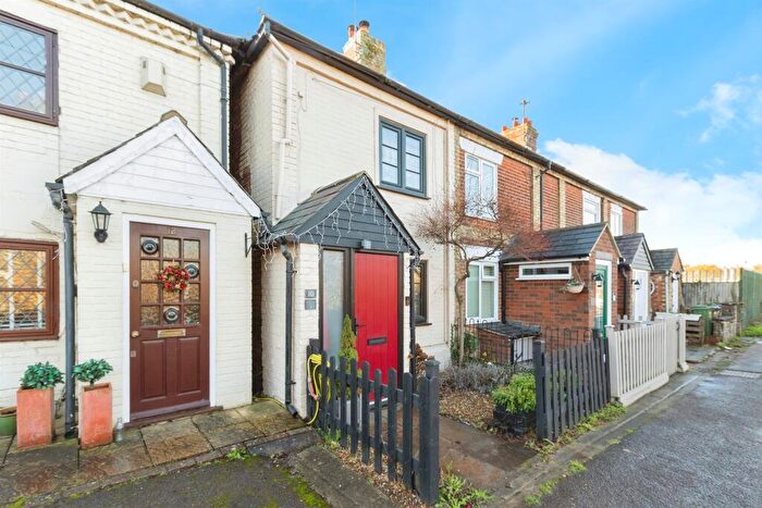 2 Bedroom Cottage For Sale In Aylesbury Road, Aston Clinton, Aylesbury, HP22