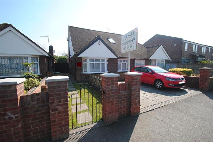4 Bedroom Bungalow For Sale In Staines Road, Feltham, TW14