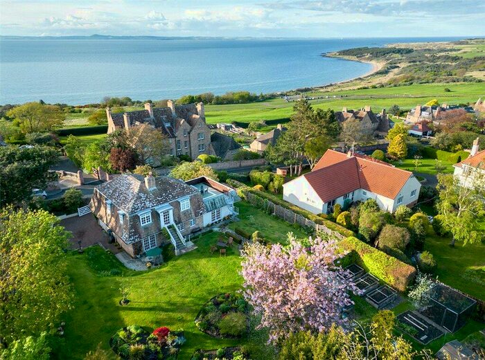 4 Bedroom Detached House For Sale In Hilltop Cottage, Hill Road