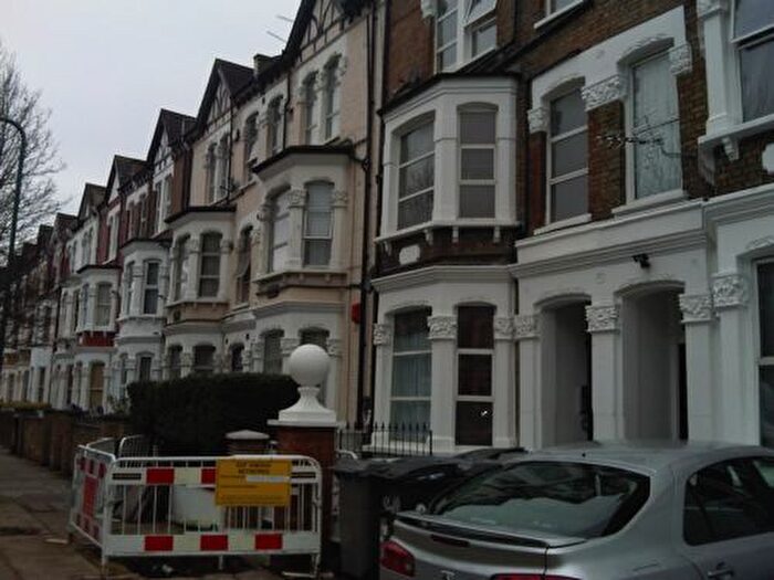 1 Bedroom Flat To Rent In Burton Road, Kilburn, NW6