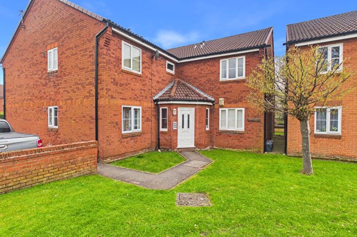 2 Bedroom Flat For Sale In Riverside Close, Warrington, WA1