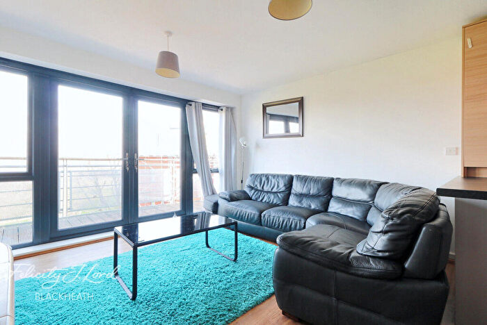 2 Bedroom Apartment To Rent In Gunyard Mews, London, SE18