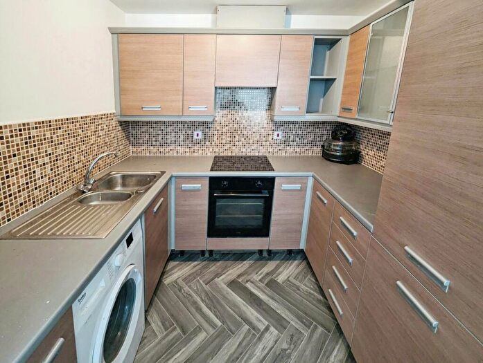 2 Bedroom Apartment To Rent In Ladybarn Court, Manchester, M14