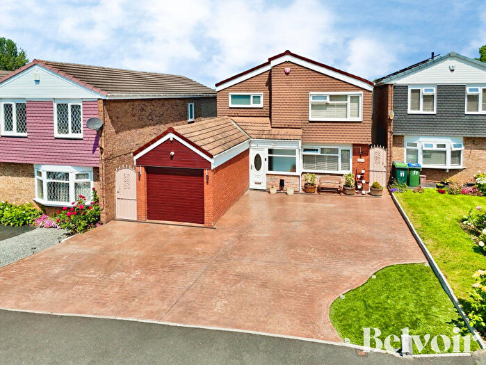 3 Bedroom Detached House For Sale In St Benedicts Close, West Bromwich, B70
