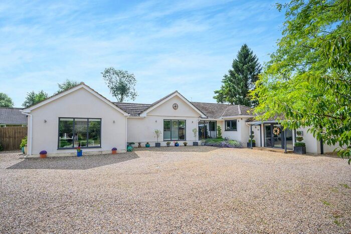 4 Bedroom Detached House For Sale In Wappenham Road, Syresham, Brackley Northamptonshire, NN13