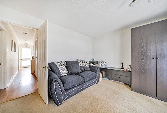 2 Bedroom Bungalow For Sale In Heather Avenue, Frampton Cotterell, Bristol, Gloucestershire, BS36