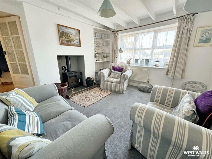 2 Bedroom Semi-Detached House For Sale In Newbridge Road, Laugharne, Carmarthen, SA33