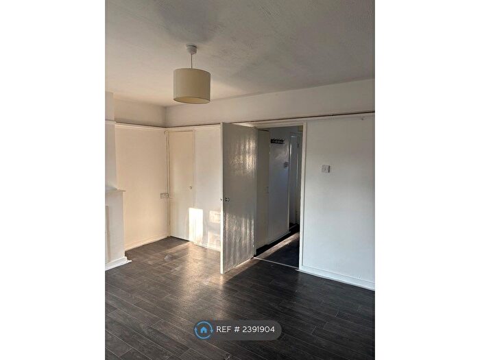 1 Bedroom Flat To Rent In Wyatts Lane, London, E17