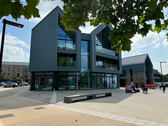 2 Bedroom Flat To Rent In Coal Orchard, Taunton, TA1