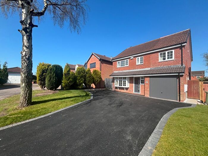 4 Bedroom Detached House To Rent In Barnfield Drive, Solihull, B92