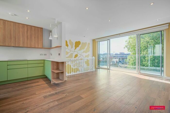 2 Bedroom Flat To Rent In Paddington Street, London, W1U