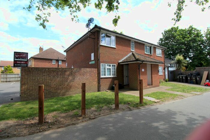 1 Bedroom Flat To Rent In Staines Road, Bedfont, Feltham, TW14