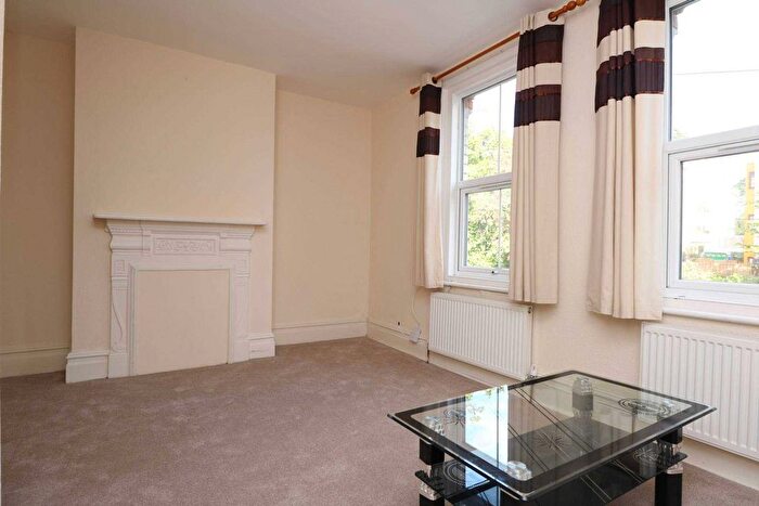 1 Bedroom Flat To Rent In Basingstoke Road, Reading, RG2