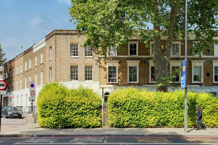 2 Bedroom Flat To Rent In City Road, Angel, London, EC1V