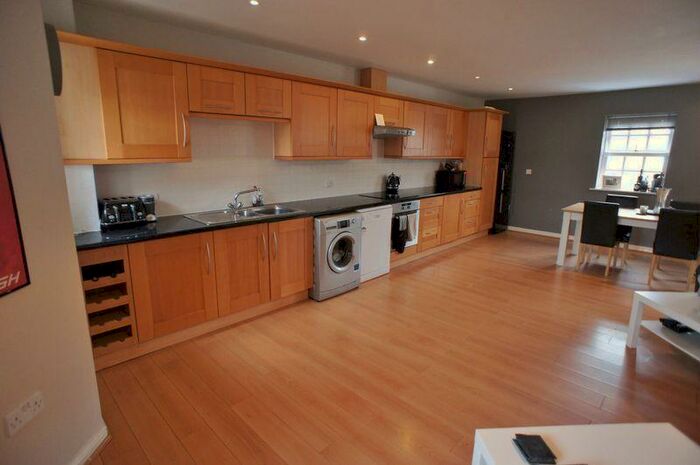 2 Bedroom Apartment To Rent In Albany Gardens, Colchester, CO2