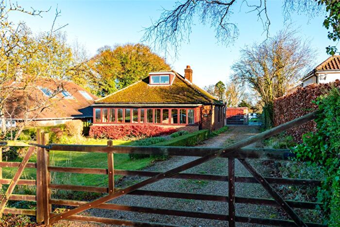 3 Bedroom Bungalow For Sale In Chiltern Way, Aston Clinton, Aylesbury, Buckinghamshire, HP22