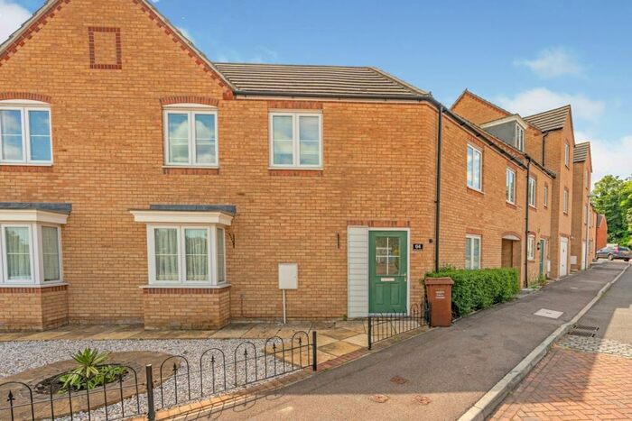 3 Bedroom Terraced House To Rent In Christmas Street, Gillingham, Kent, ME7