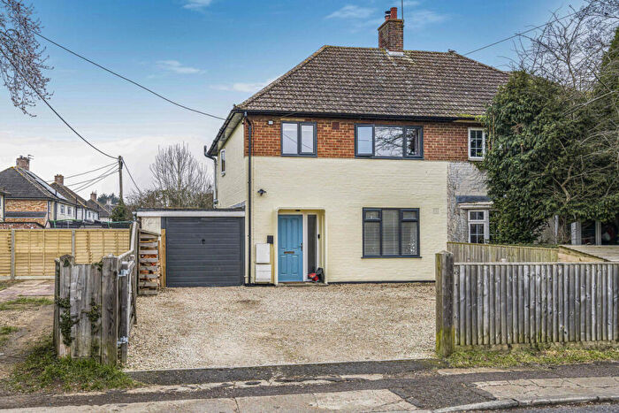 3 Bedroom Semi-Detached House For Sale In Rutten Lane, Yarnton, OX5