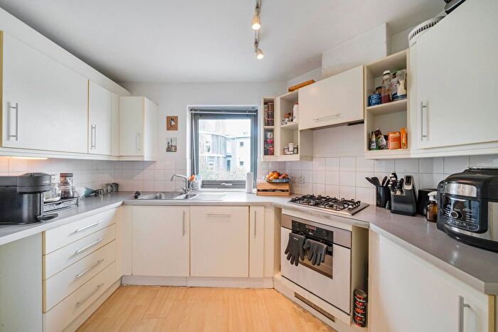 1 Bedroom Flat To Rent In Clapham Road, Stockwell, London, SW9