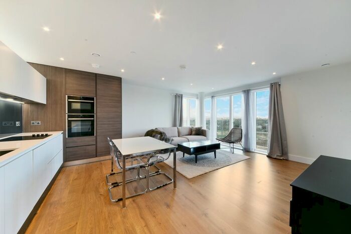 2 Bedroom Flat To Rent In Patterson Tower, Kidbrooke Road, London, SE3