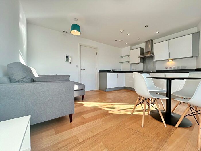 2 Bedroom Flat To Rent In Monk Bridge Road, Meanwood, Leeds, LS6