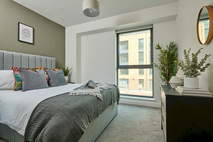 2 Bedroom Apartment To Rent In The Mint, Station View, Guildford, GU1