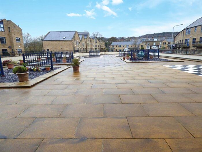 2 Bedroom Apartment To Rent In The Mill, The Locks, Bingley, BD16