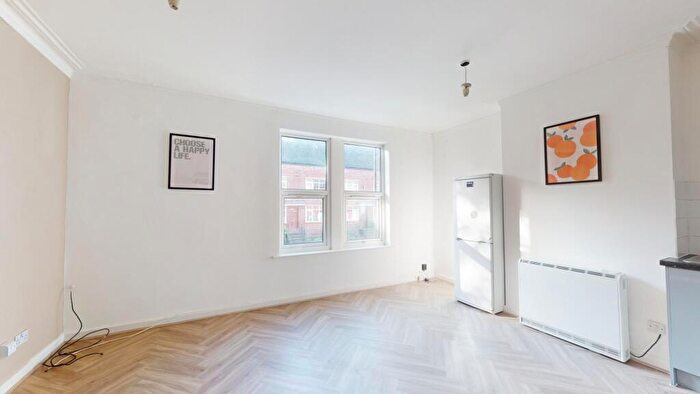 3 Bedroom House To Rent In The Village Street, Leeds, LS4