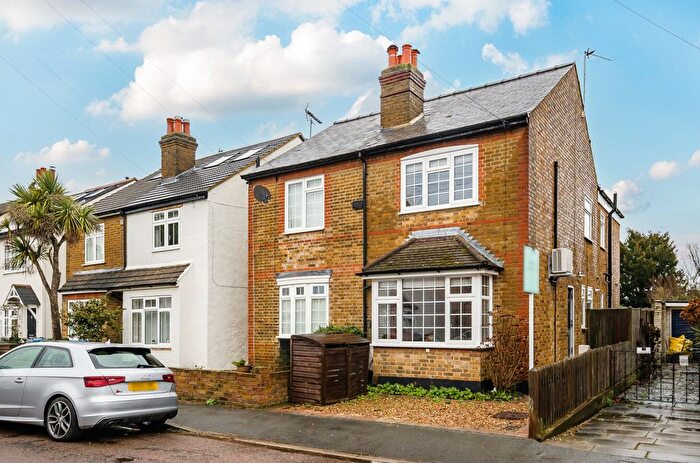 3 Bedroom Semi Detached House For Sale In Walton-On-Thames, Surrey, KT12
