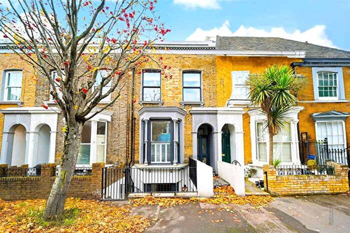 2 Bedroom Flat For Sale In Glenarm Road, London, E5