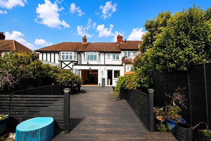 3 Bedroom Terraced House For Sale In Seymour Avenue, Morden, SM4