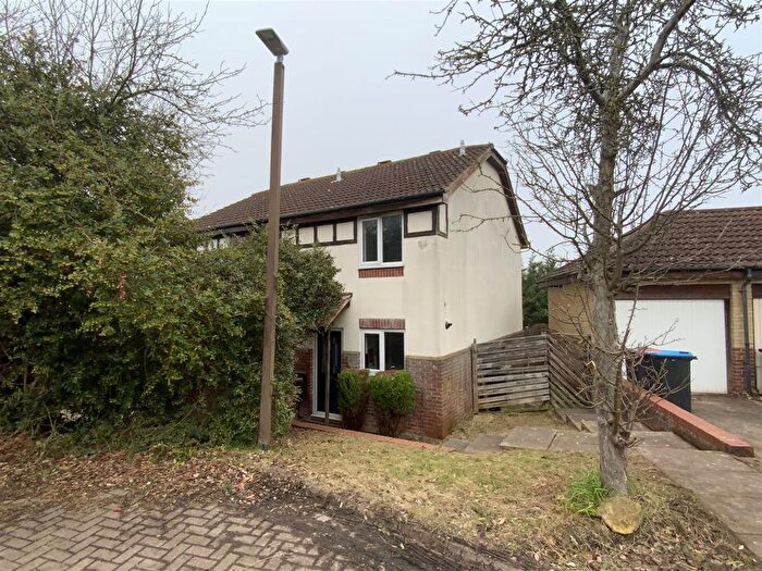 3 Bedroom Semi Detached House For Sale In Gramwell, Shenley Church End, Milton Keynes, MK5