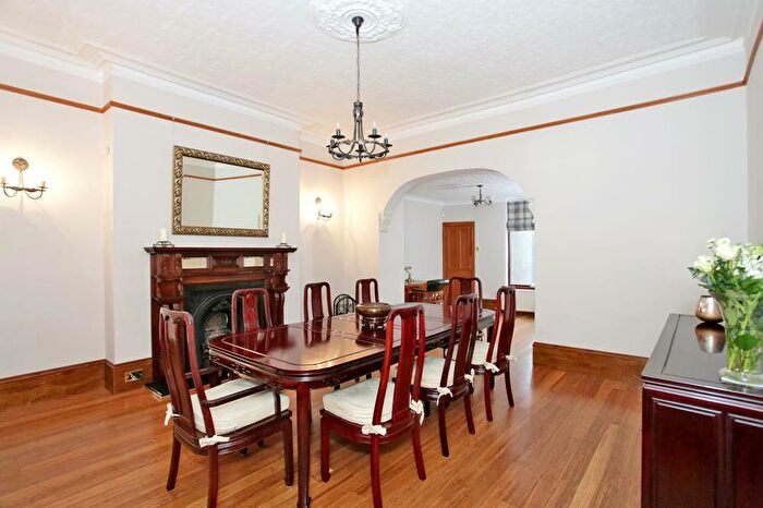 6 Bedroom Terraced House To Rent In Gray Street, Aberdeen, AB10