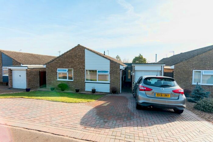 3 Bedroom Detached Bungalow For Sale In Derwent Road, Linslade, Leighton Buzzard, LU7