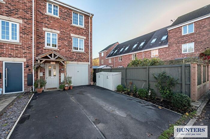 4 Bedroom Town House For Sale In Moat Way, Brayton, Selby, YO8