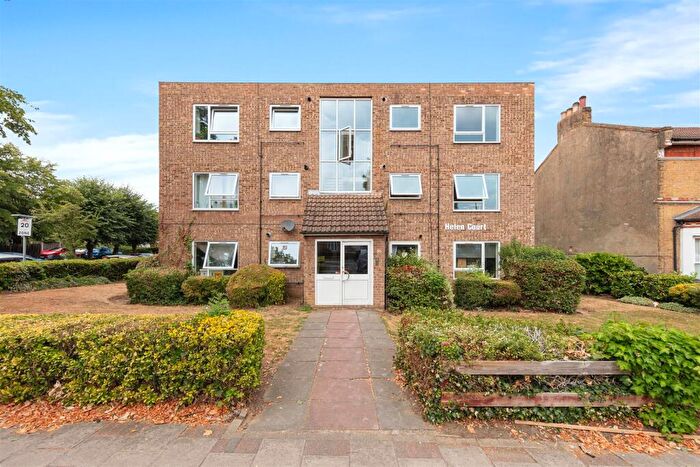 1 Bedroom Flat To Rent In Croydon Road, London, SE20