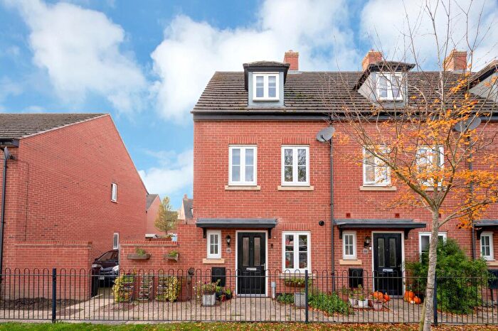 3 Bedroom End Of Terrace House For Sale In Coleridge Way, Oakham, LE15