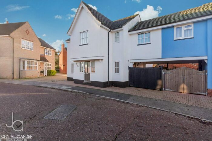 4 Bedroom Link Detached House For Sale In Bassingham Crescent, Tiptree, Colchester, CO5