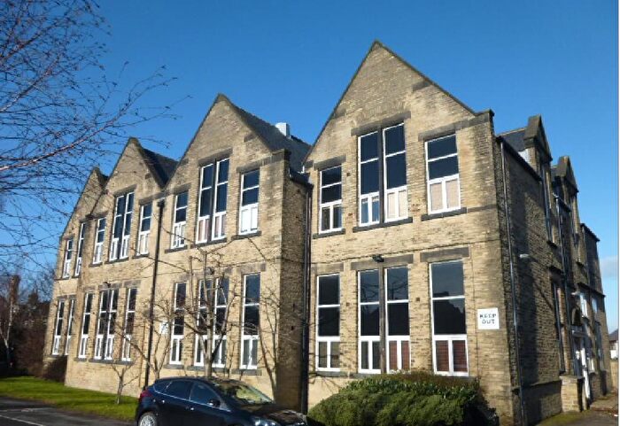 2 Bedroom Flat To Rent In Farrar Court, Leeds, West Yorkshire, LS13