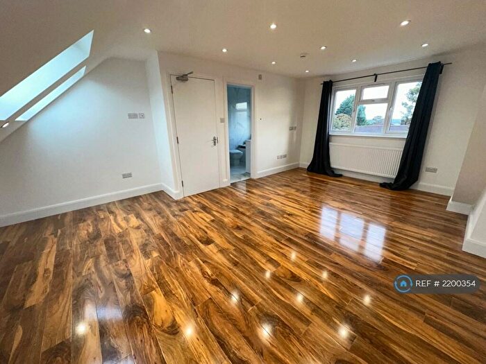 5 Bedroom Semi-Detached House To Rent In South Way, Croydon, West Wickam, Shirley, Beckenham, Crystal Pa, CR0