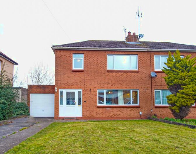 4 Bedroom Semi-Detached House To Rent In Begbrook Drive, Frenchay, Bristol, BS16