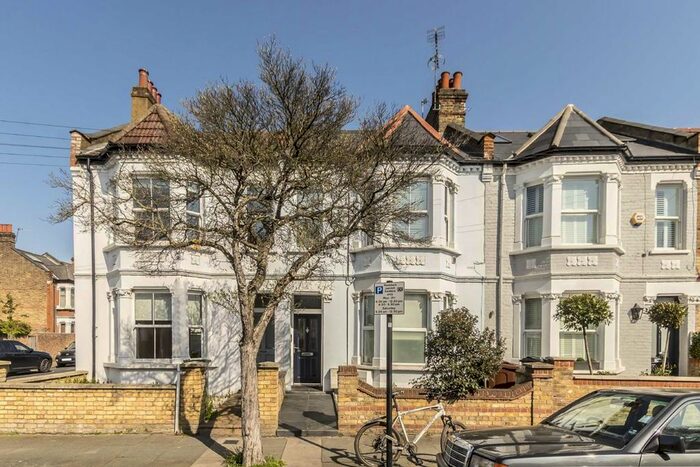 1 Bedroom Flat To Rent In Eastbury Grove, London, W4